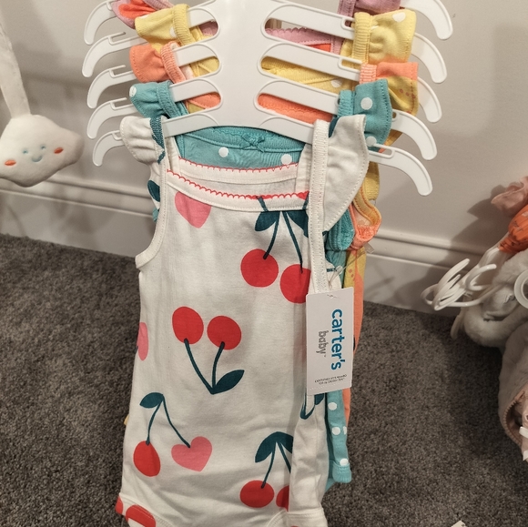 Carter baby onesies - Picture 4 of 6
